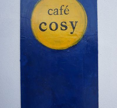 Cafe cosy